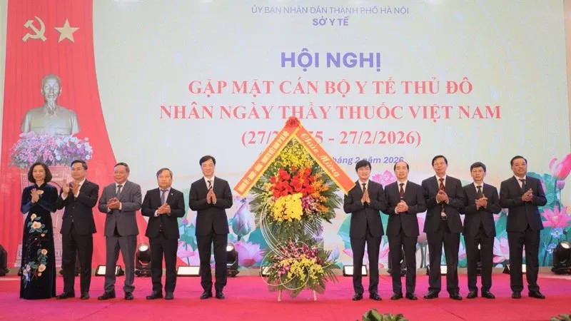 Dinas Kesehatan Hanoi Tekankan Etika dan Dedikasi Tenaga Medis dalam Peringatan Hari Dokter Vietnam