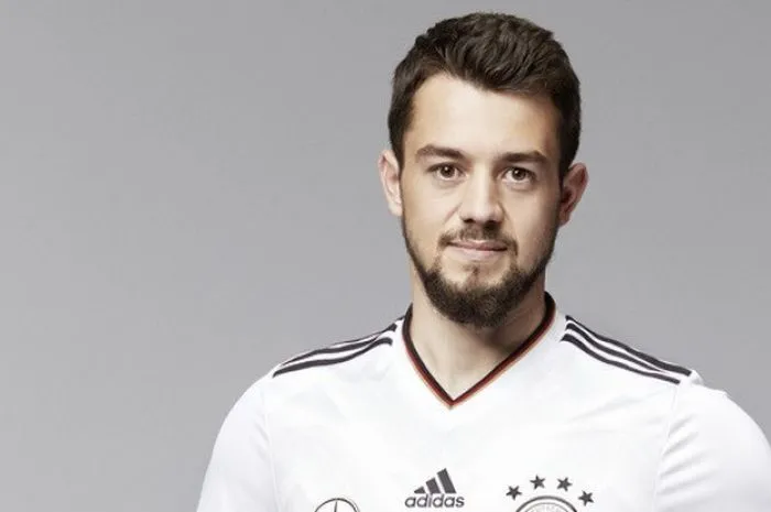 Amin Younes Resmi Tinggalkan Schalke 04 Setelah Sepakati Pemutusan Kontrak