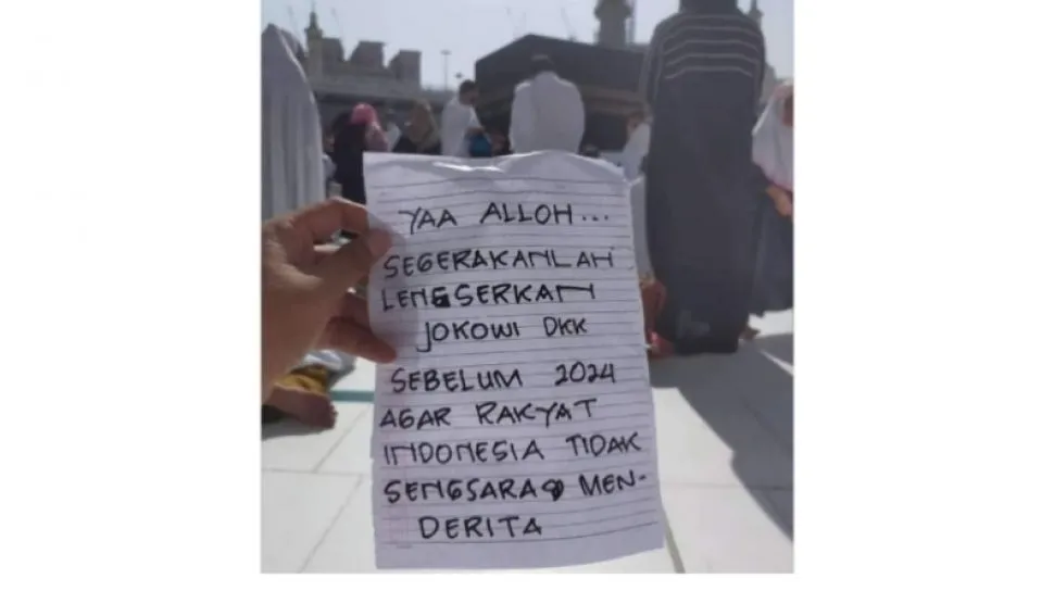 Doa di Depan Kabah: Tanggapan Gus Nadir Terhadap Permintaan Pelengseran Jokowi
