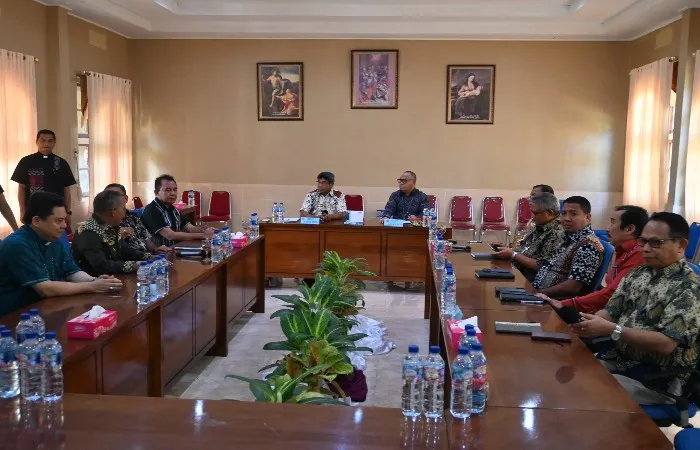Bupati Mabar Soroti Tantangan Ekonomi dan Pendidikan di Forum Daerah