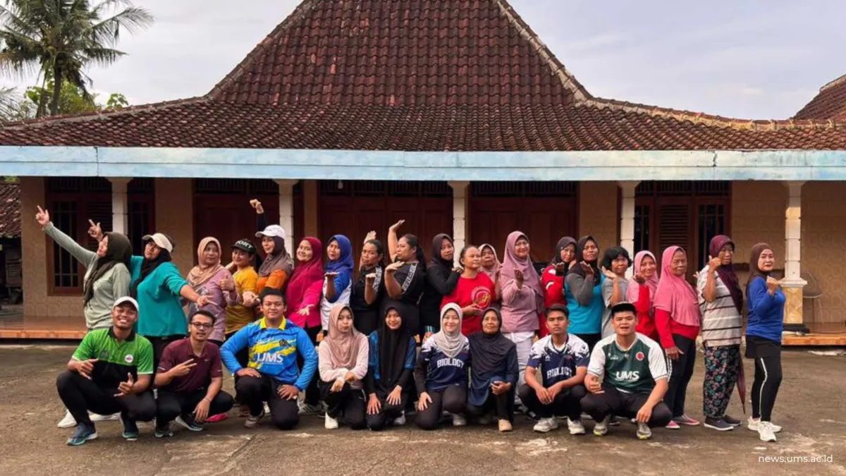 Mahasiswa KKN UMS Gelar Senam Bersama untuk Tingkatkan Kesehatan Warga Baturetno