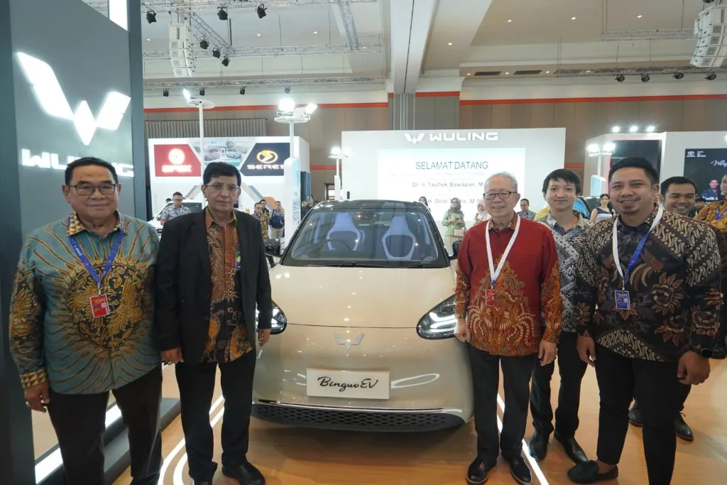 Wuling Perkenalkan BinguoEV, Mobil Listrik Terbaru di GIIAS Bandung