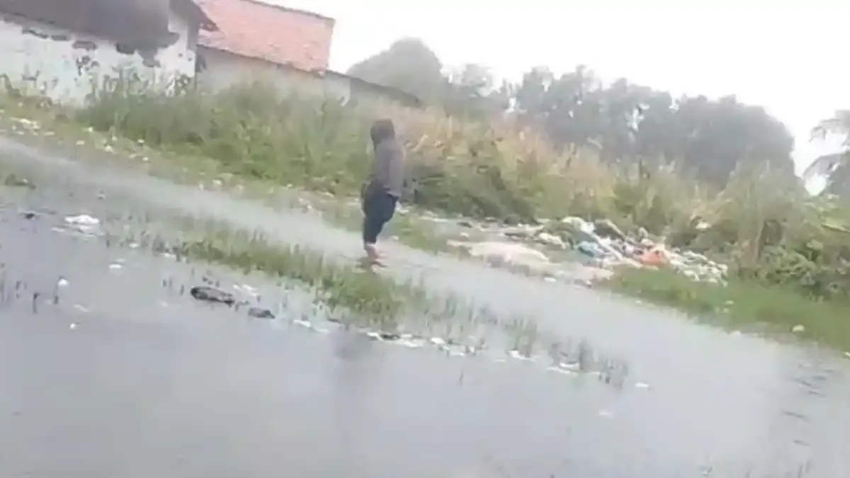Banjir Rob Rendam 521 Keluarga di Tanjung Pasir saat Ramadan