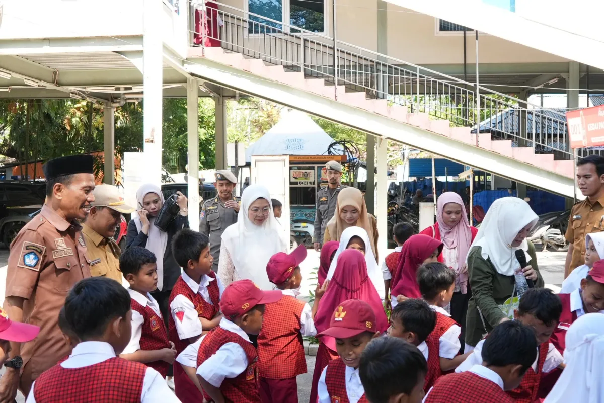 Melinda Aksa Memuji Kegiatan Outing Class Peduli Lingkungan di TPS3R Karebosi