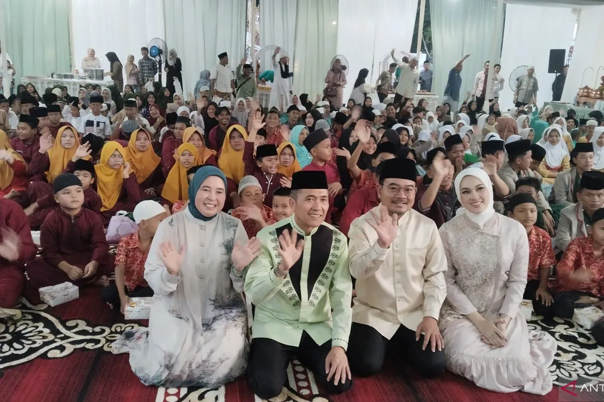 Pemkot Palembang Santuni 500 Anak Yatim Dalam Peringatan Satu Tahun Kepemimpinan Ratu Dewa-Prima Salam