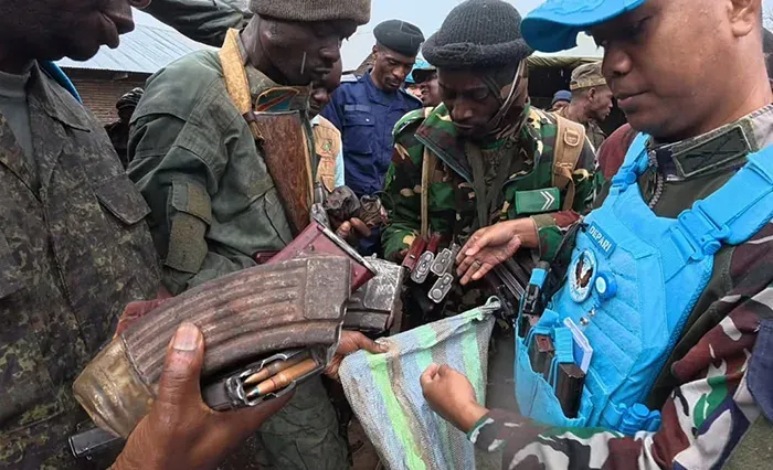 TNI Kongo Terima Penyerahan Diri 80 Militan
