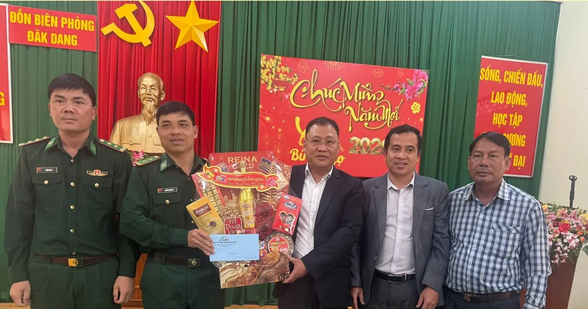 Komite Partai Lam Dong Rayakan Tahun Baru Bersama Pasukan Penjaga Perbatasan