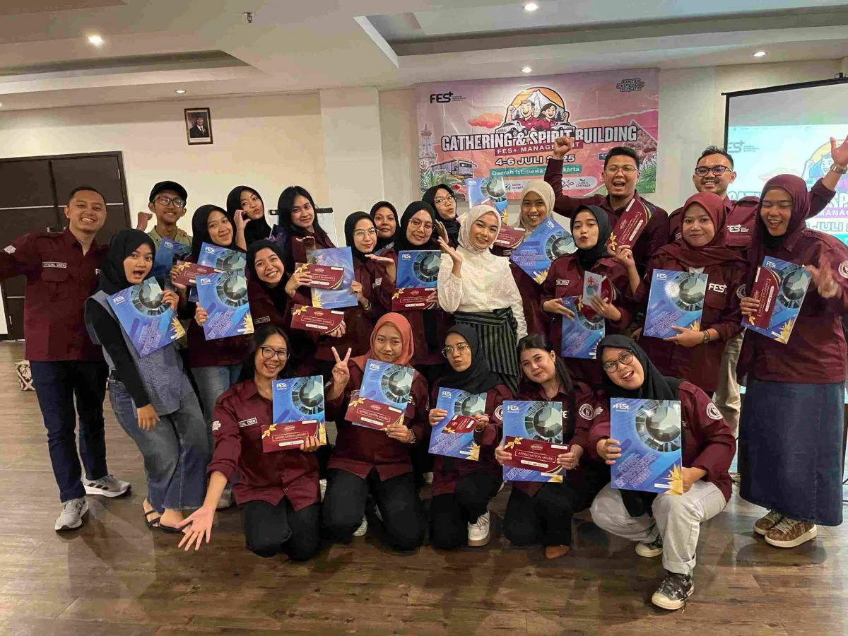 Mahasiswa UNAIR Perkuat Digitalisasi Industri Kreatif melalui Magang Web Developer