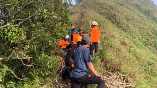 Pendaki Magelang Hilang di Gunung Slamet, Teman Ditemukan Lemas