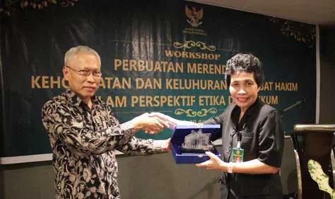 Pentingnya Penegakan Etika dalam Profesi Hukum