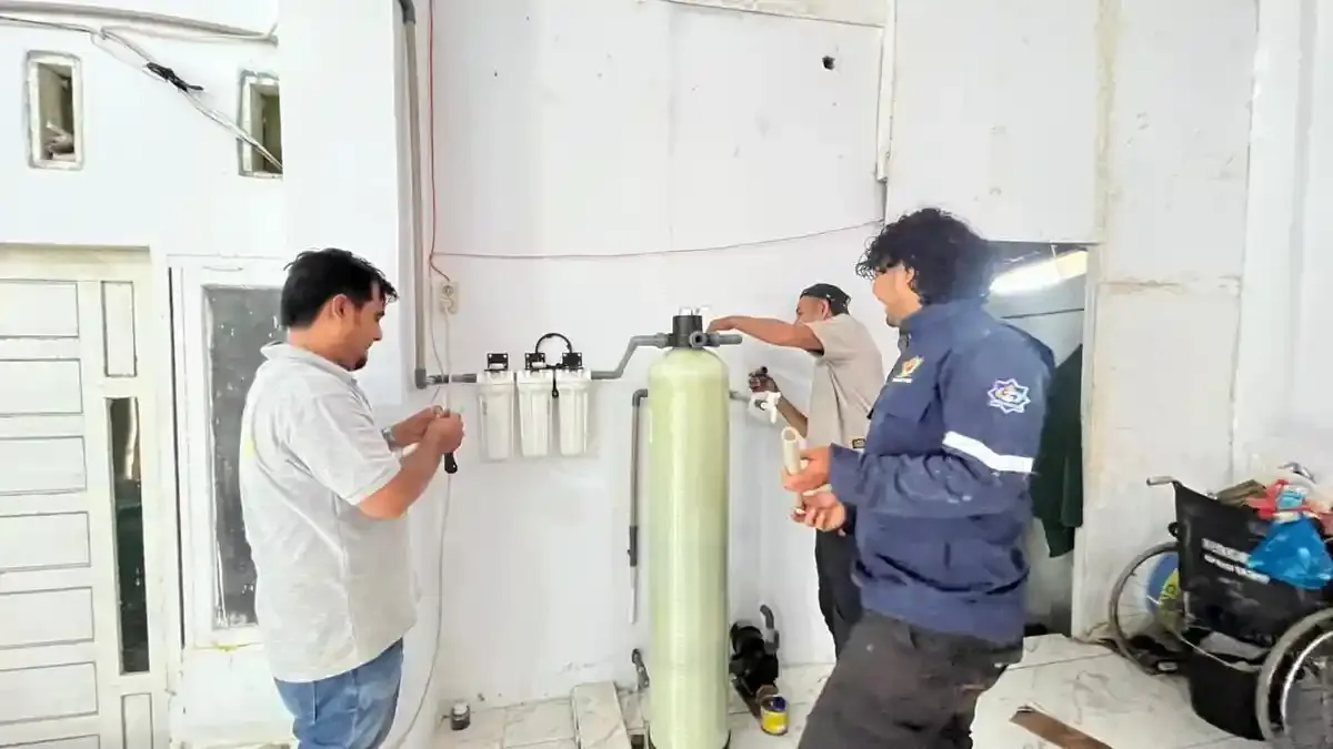 UTU Pasang Alat Air Bersih untuk Pengungsi di Bener Meriah