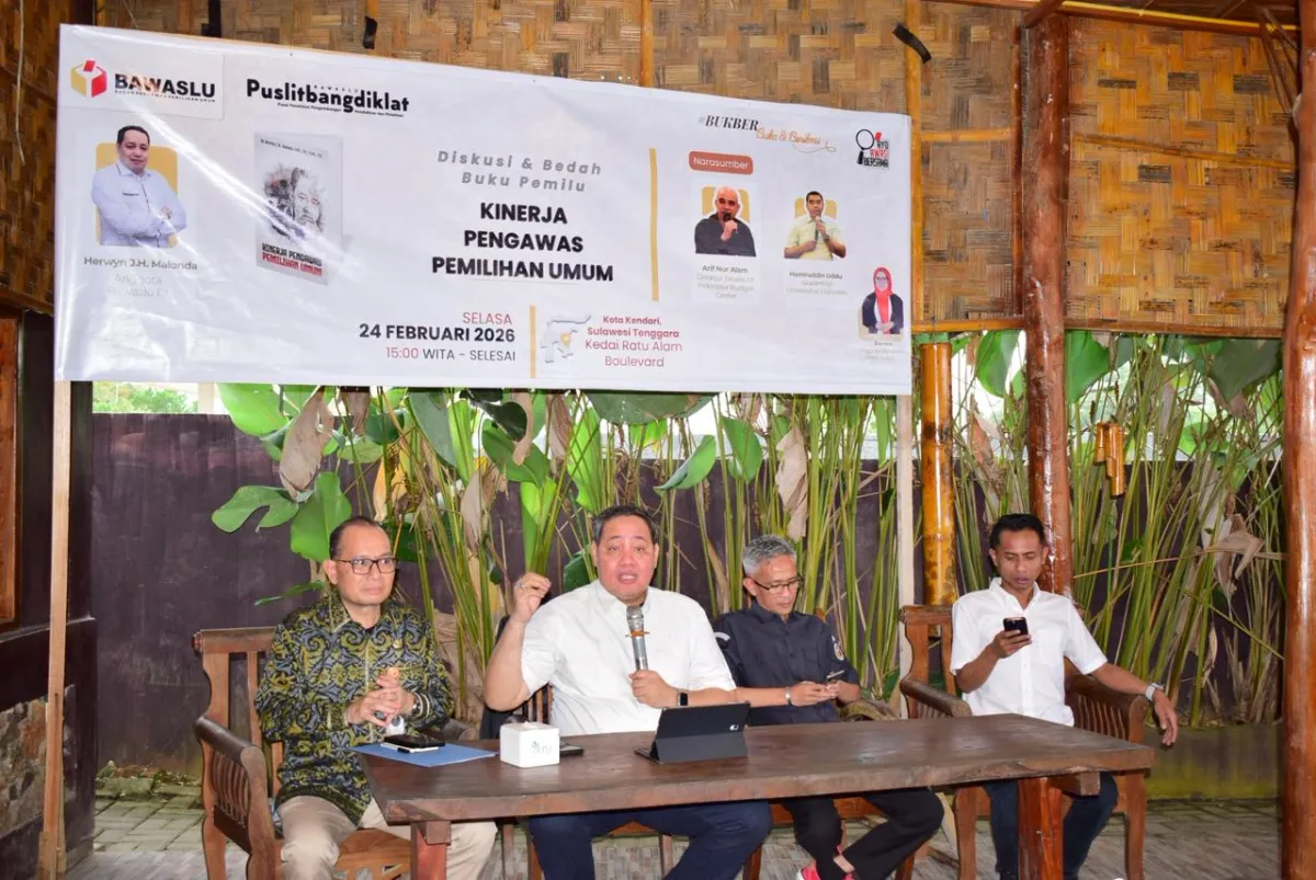 Bawaslu RI Bedah Buku untuk Perkuat Peran sebagai Penjaga Demokrasi di Kendari