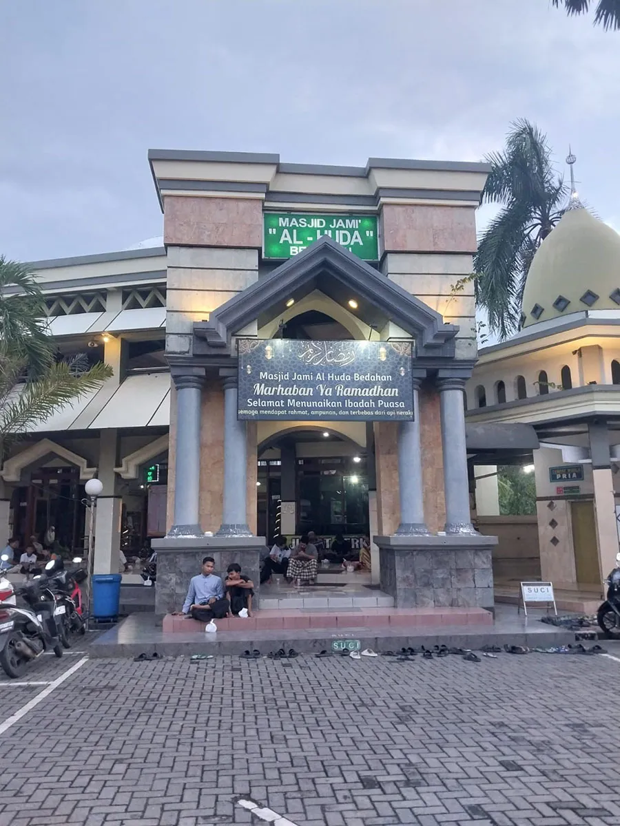 Toleransi Beragama di Masjid Al-Huda Bedahan: NU dan Muhammadiyah Bersatu
