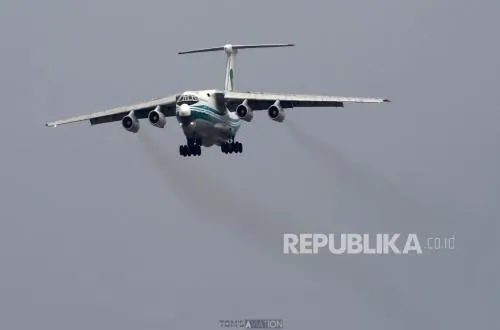 Pesawat Kargo Rusia Bolak-Balik ke Teheran, Aktivitas Mencurigakan di Tengah Ketegangan