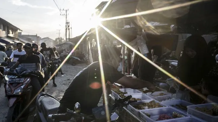 Pasar Takjil Simpang Upah Kembali Ramai Usai Banjir Bandang