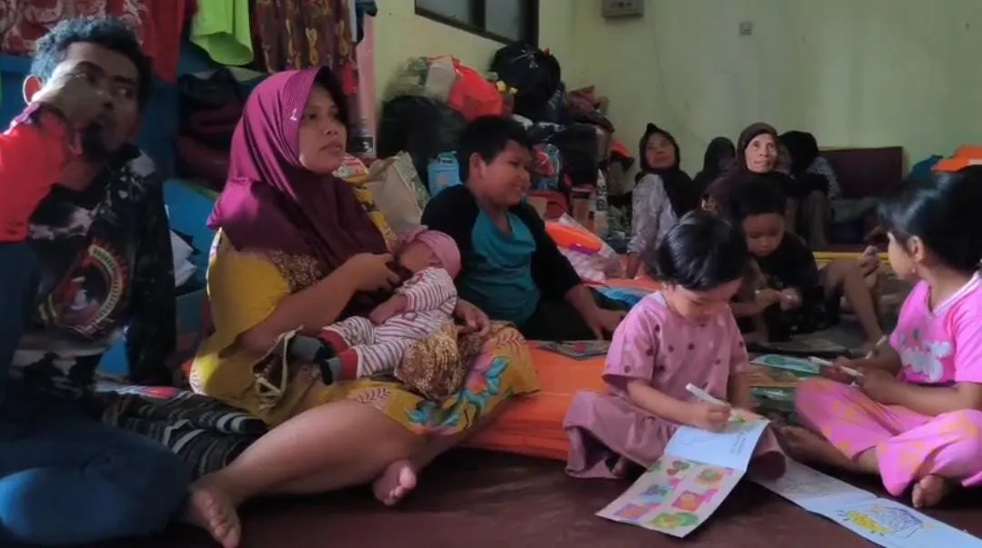 Pengungsi Padasari Harapkan Bantuan Tunai untuk Beli Takjil di Ramadan