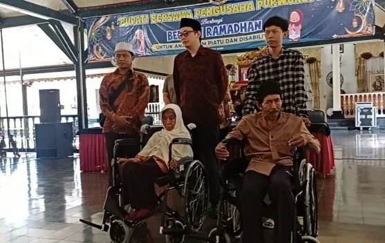 Bantuan Sembako dan Kursi Roda untuk Anak Yatim dan Penyandang Disabilitas di Purworejo