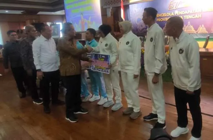 Gubernur Jateng Dukung Atlet Berprestasi Menjadi ASN
