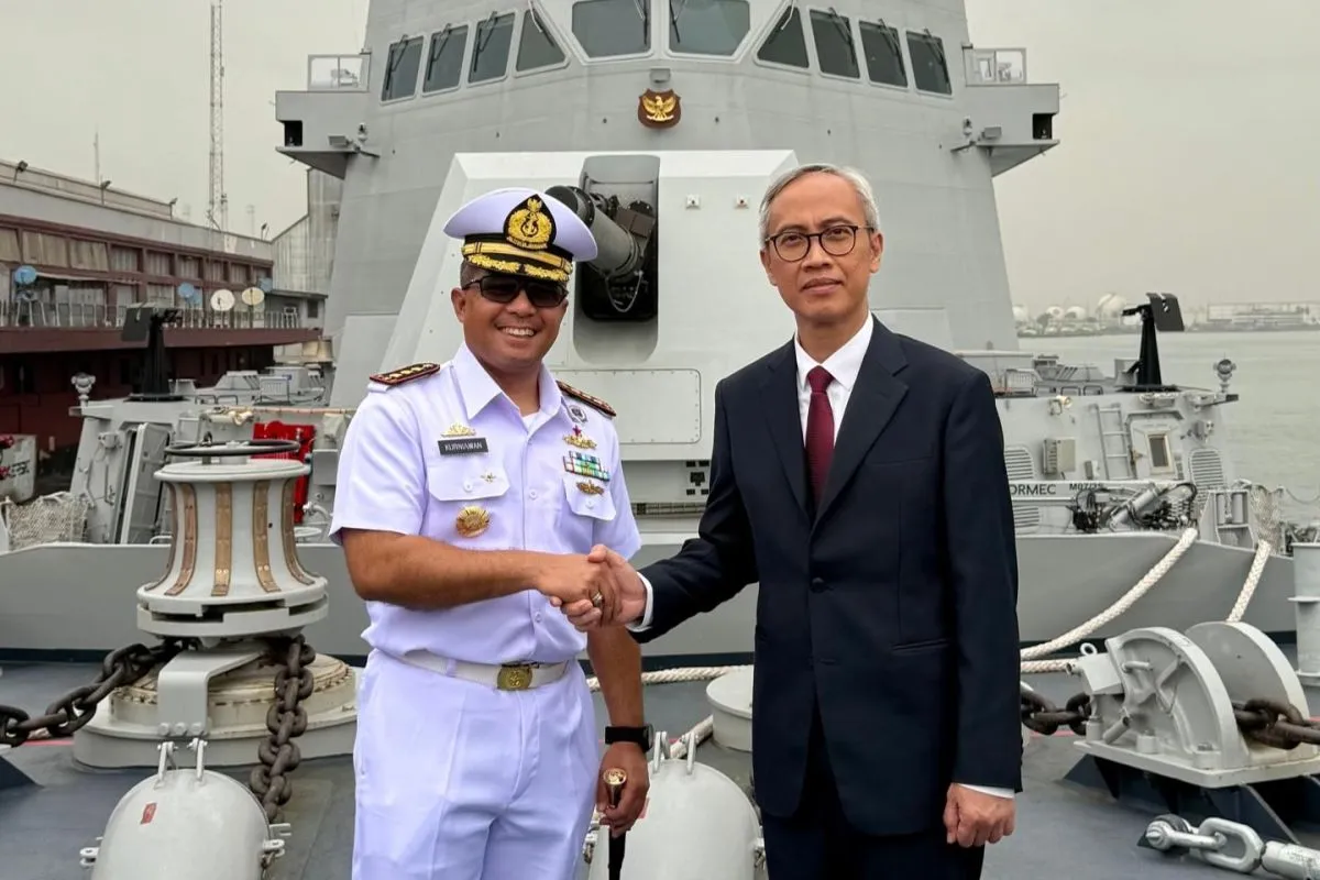 KRI Prabu Siliwangi-321 Tiba di Lagos, Nigeria dalam Pelayaran Perdana