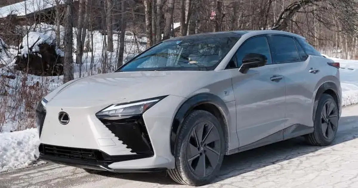 Lexus RZ 550e F Sport 2026: Inovasi Simulasi Transmisi untuk Kendaraan Listrik