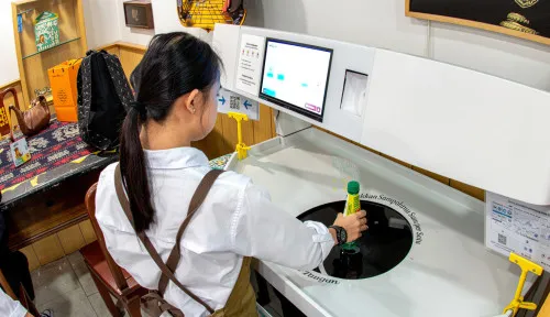 Tempat Sampah AI Srikandi Siap Diterapkan untuk Pengelolaan Sampah Modern