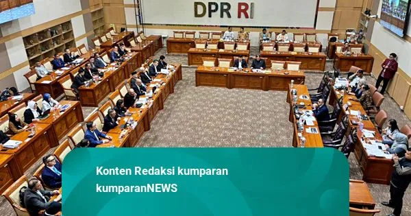 DPR Gelar Rapat Bahas RUU Hukum Acara Perdata Bersama Peradi dan KAI