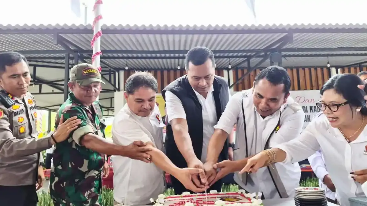 Bupati Toba Rayakan HUT ke-18 Partai Gerindra dengan Gerakan ASRI di Lumban Binanga