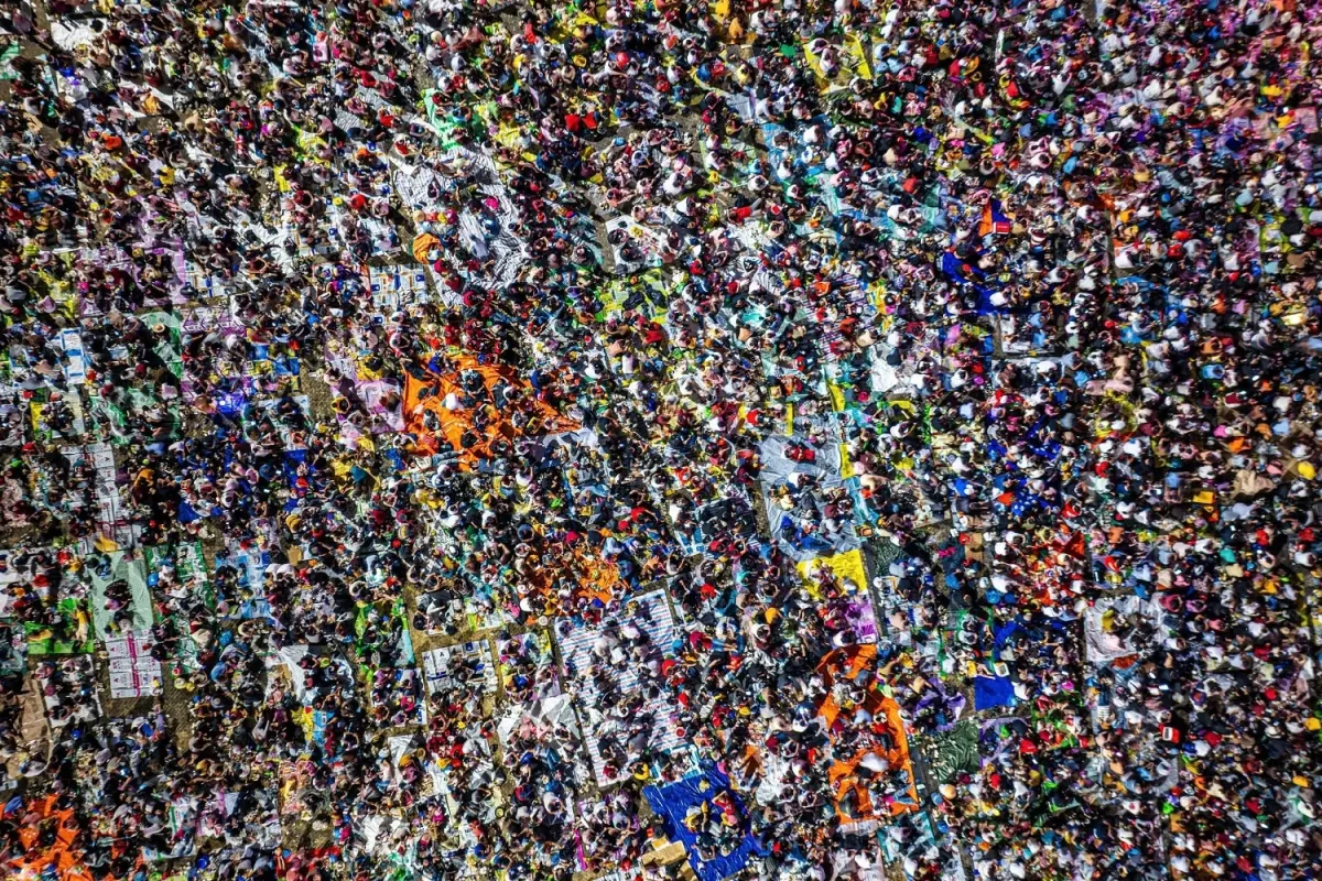 Festival Musim Semi Gunung Ba Den Tarik Ribuan Pengunjung di Tahun Baru Imlek