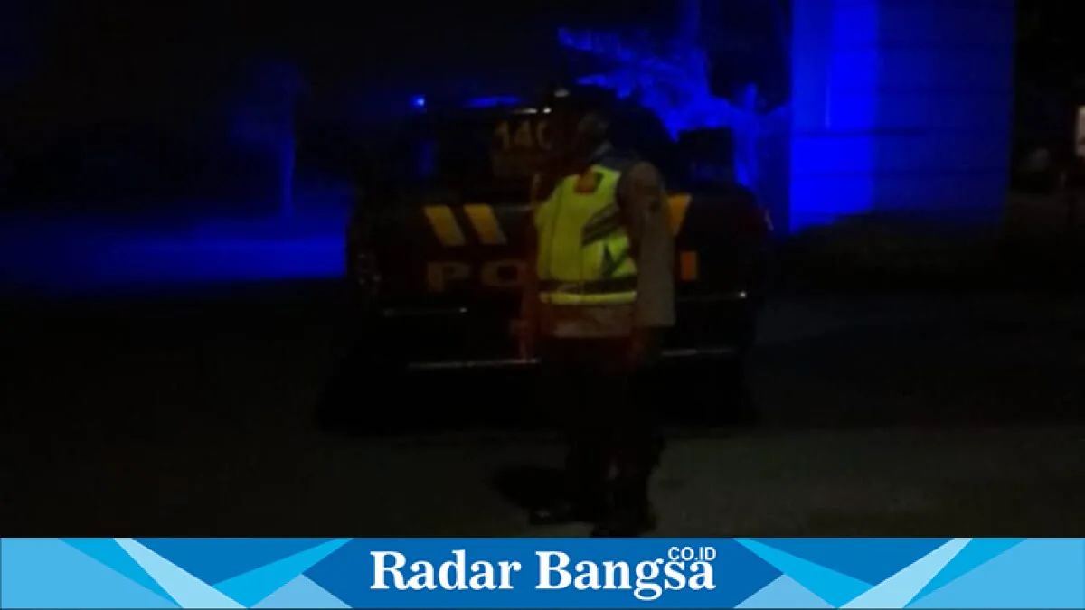Patroli Blue Light Polsek Tikung Pantau Perbatasan Lamongan, Situasi Aman