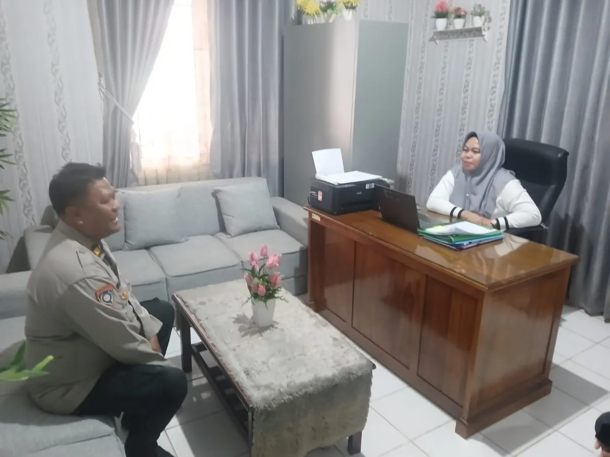 Polres Kutim Sambangi Kantor Desa Sangatta Utara untuk Tingkatkan Kamtibmas