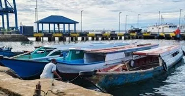 Guru Pulau Soop dan Raam Biayai Sewa Perahu Setelah Transportasi Gratis Dihentikan