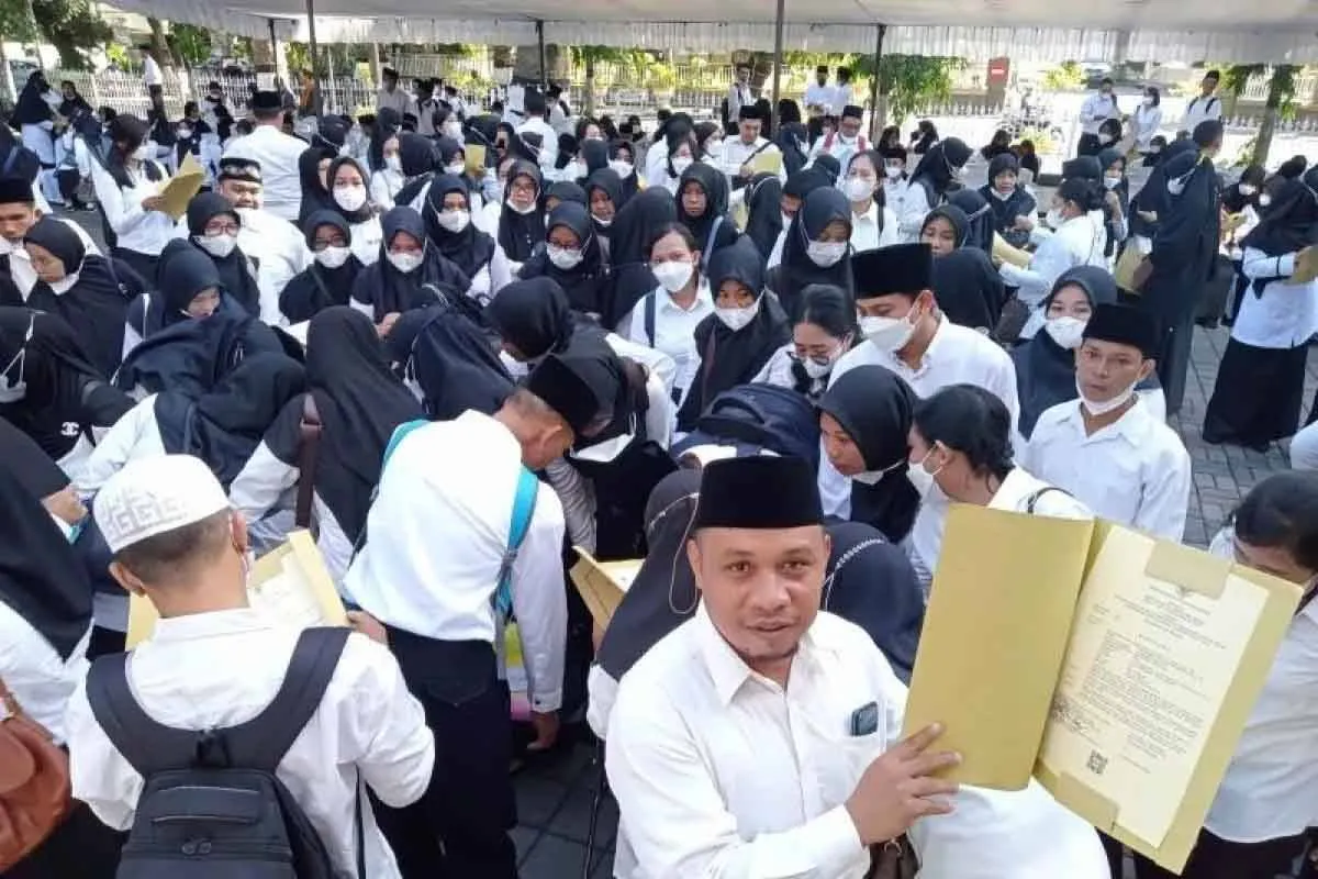 DPR Dorong Pengangkatan Guru Madrasah Menjadi PPPK pada 2026