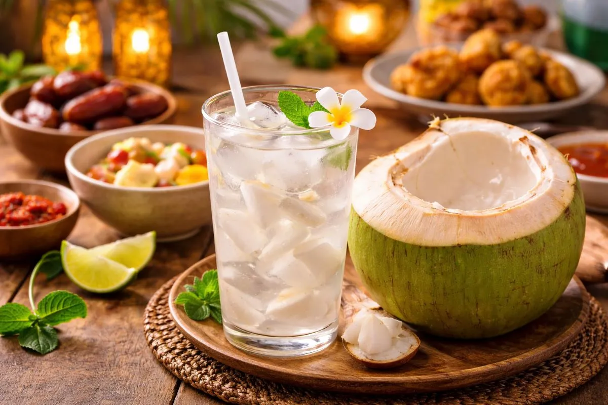 Manfaat Air Kelapa Muda untuk Buka Puasa