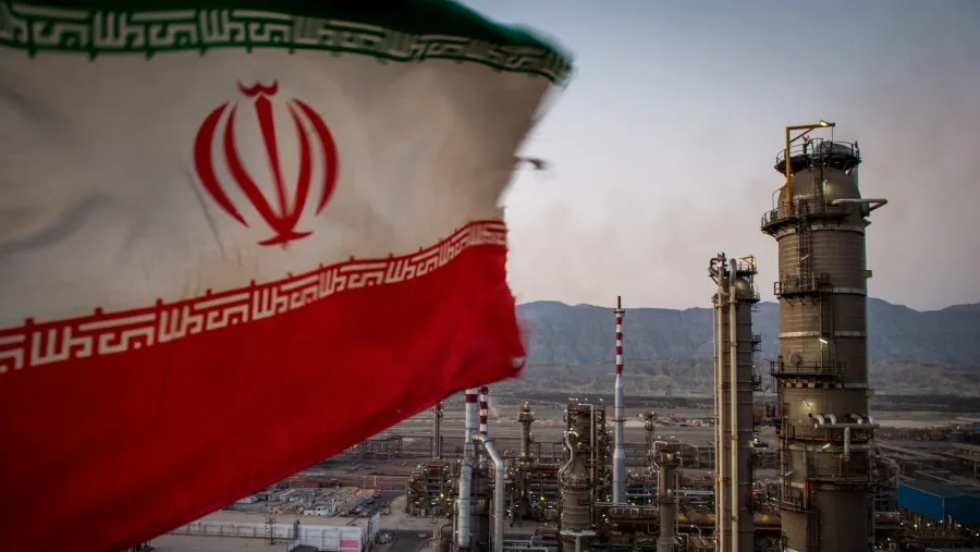 Trump Pertimbangkan Serangan Militer Terhadap Iran untuk Tekan Kesepakatan Nuklir