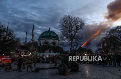 Sejarah dan Keindahan Masjid Biru: Warisan Arsitektur Ottoman di Istanbul