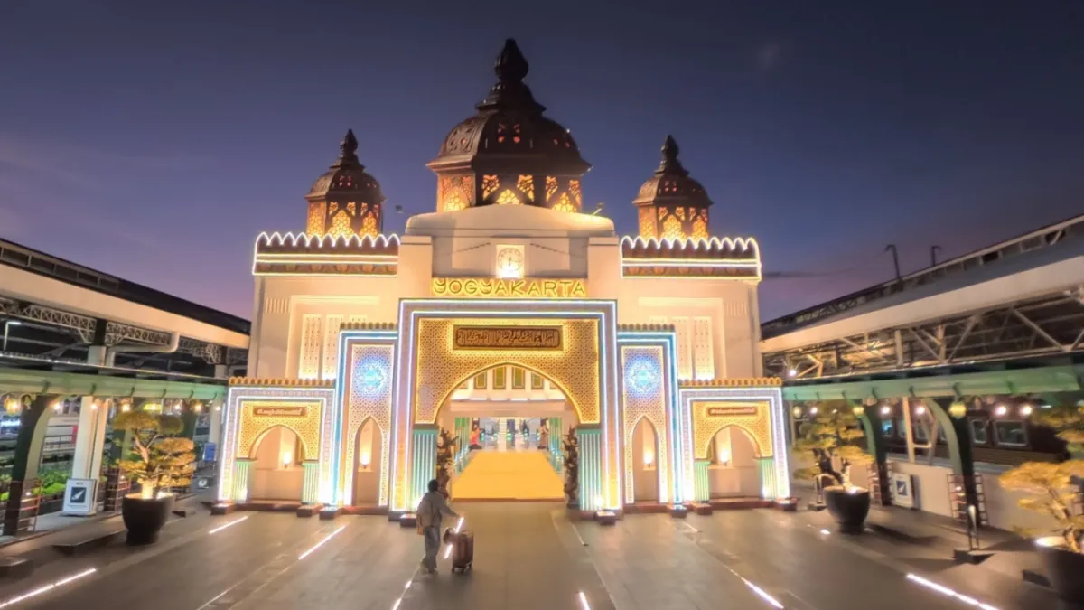 KAI Hadirkan Dekorasi Tematik Ramadan dan Idul Fitri di Kereta dan Stasiun