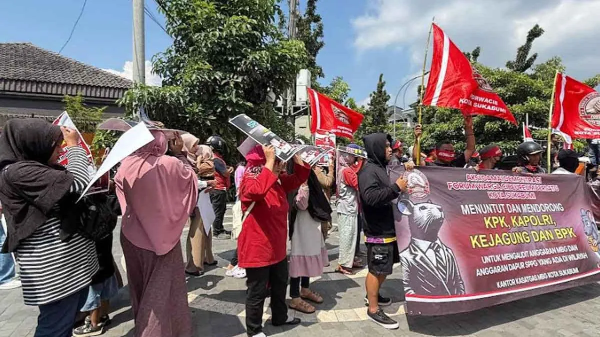 Demo Warga Warnai HUT ke-112 Sukabumi Terkait Program Makan Bergizi Gratis