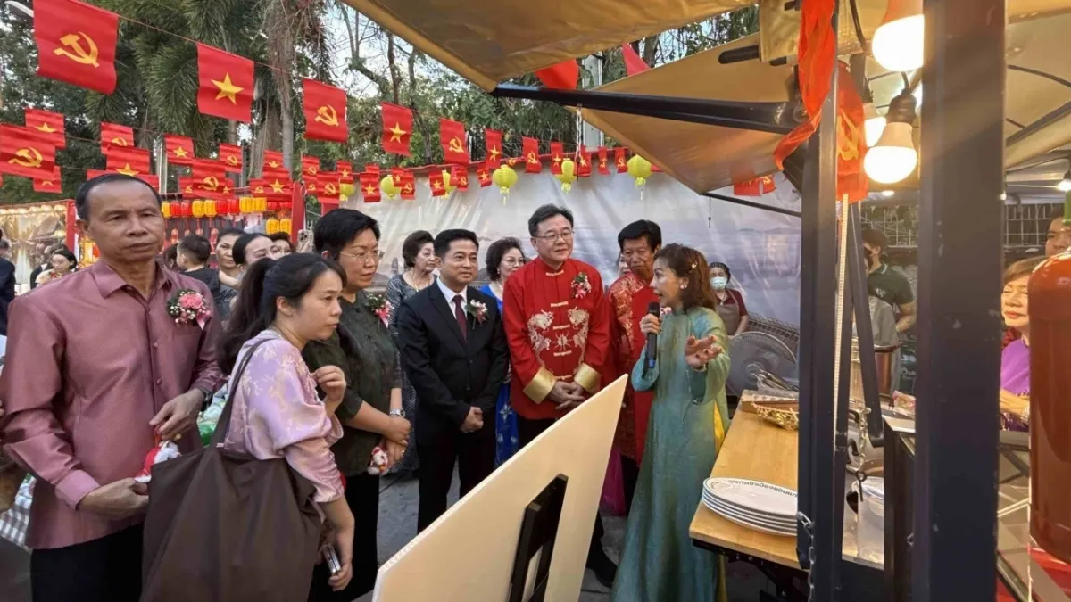 Festival Lentera Khon Kaen Soroti Budaya dan Kuliner Vietnam