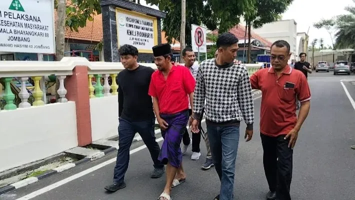 Penyekapan Satu Keluarga Asal Jombang Terkait Kasus Rokok Ilegal di Bangkalan