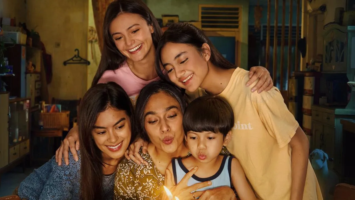 10 Film Keluarga Indonesia Penuh Emosi untuk Akhir Pekan