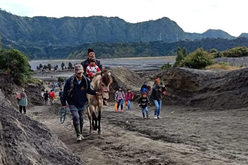 Polres Probolinggo Selidiki Pencurian Koper Wisatawan Thailand di Gunung Bromo