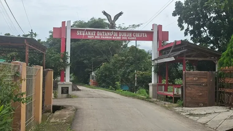 Desa Cikuya Raih Harapan Baru dengan Pembangunan Jalan dan Listrik Mandiri