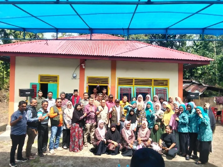 Bupati John Kenedy Azis Resmikan Rumah Layak Huni untuk Keluarga Disabilitas