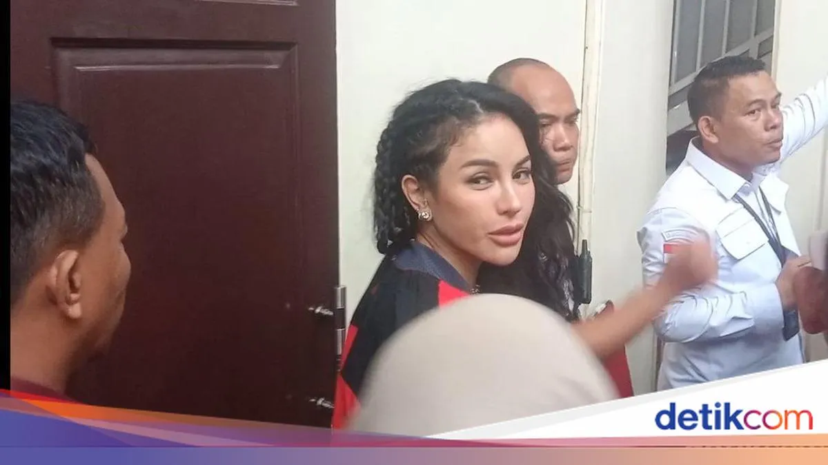 Nikita Mirzani Siapkan Tiga Saksi Kunci dalam Sidang Melawan Reza Gladys