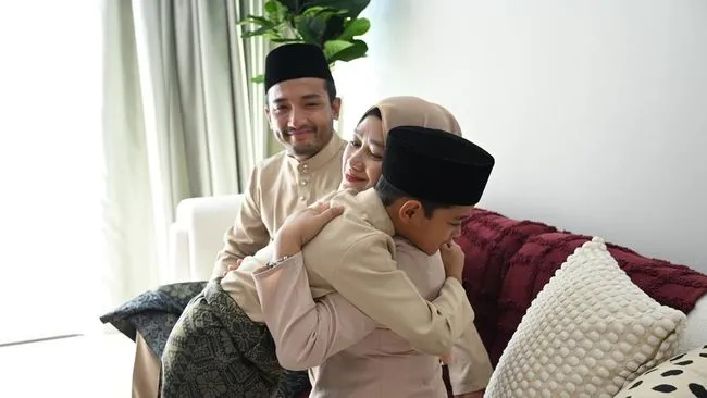 Batasan Memberi THR Sebagai Reward Puasa Anak di Ramadhan
