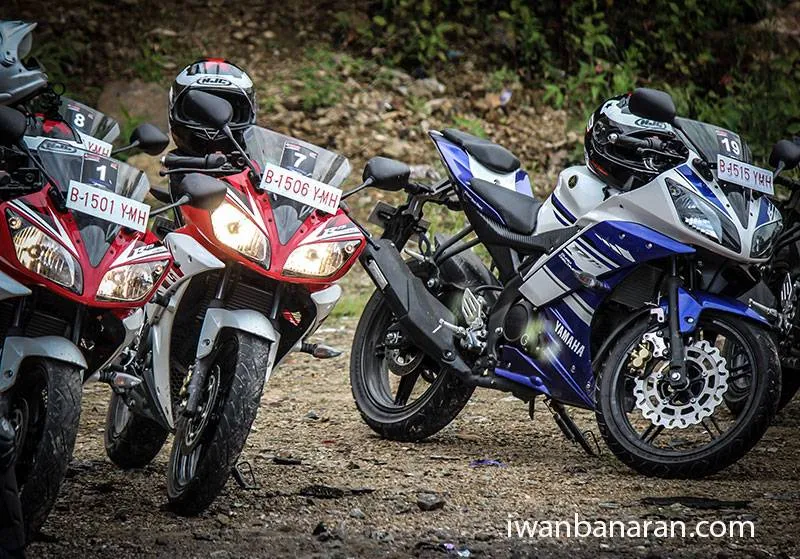 Yamaha Kuasai Pasar Sport Nasional dengan Penjualan R15 dan V-Ixion