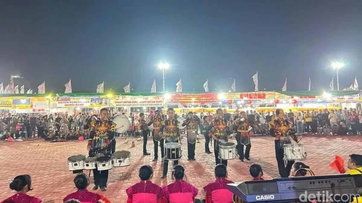 Marching Band Spensa Memukau di Perayaan Cap Go Meh Pulau Kemaro