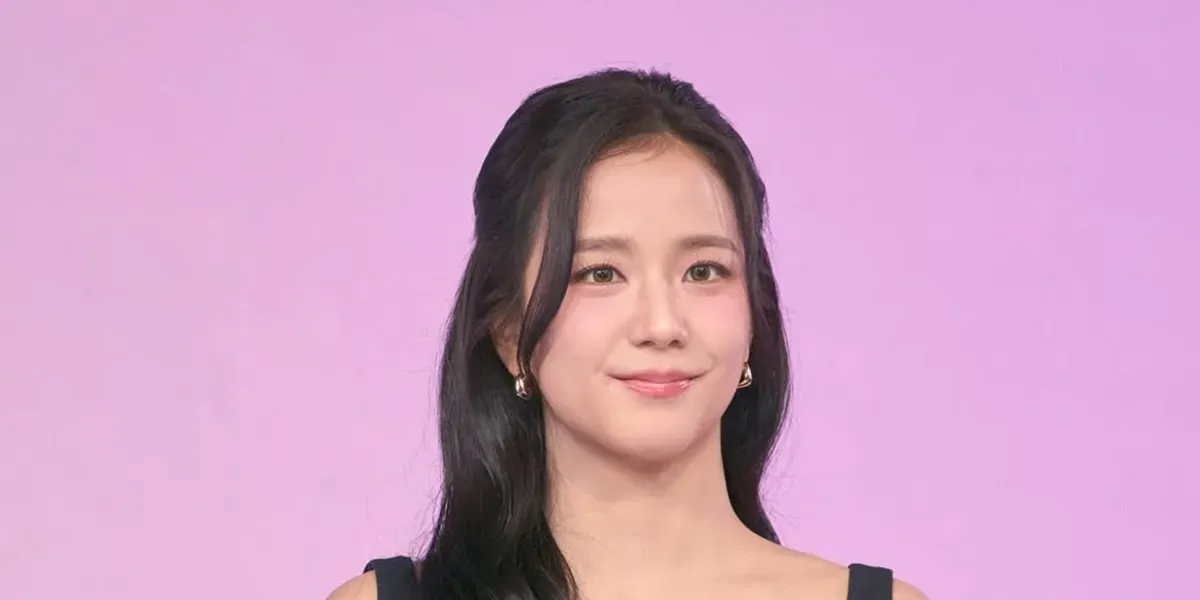 Jisoo BLACKPINK Siap Tampil di Drama 'BOYFRIEND ON DEMAND' di Netflix