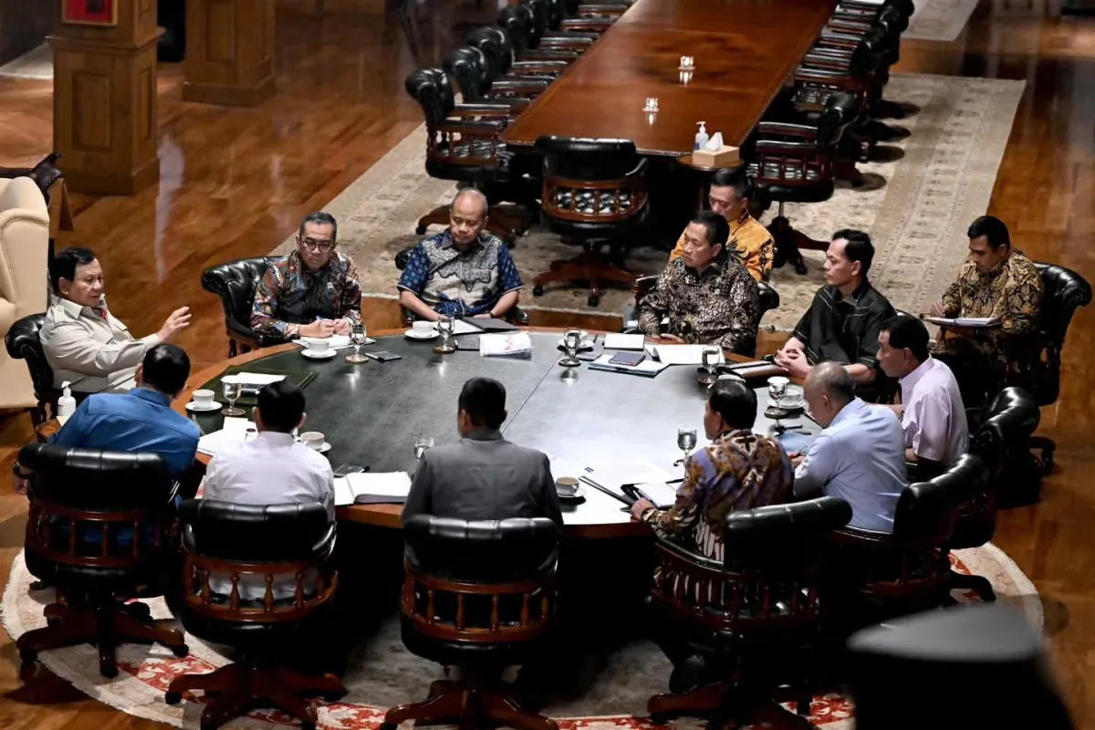 Prabowo Pimpin Rapat Strategis Bahas Pendidikan dan Geopolitik di Hambalang