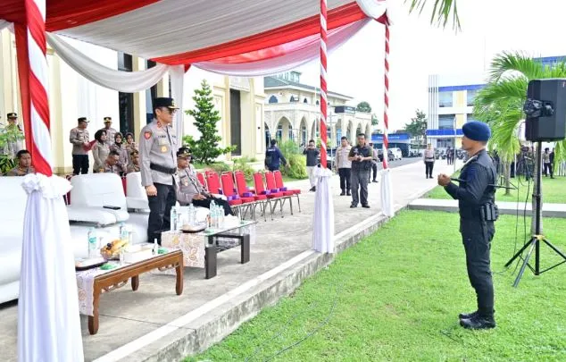 Polda Jambi Latihan Sispamkota untuk Kesiapsiagaan Kamtibmas Jelang May Day